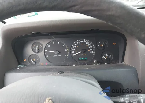 2002 Jeep Grand Cherokee Laredo z USA, uszkodzony, nr VIN 1J4GW48S62C331283